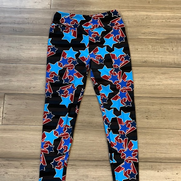 LuLaRoe Pants - LuLaRoe Stars & Stripes Leggings